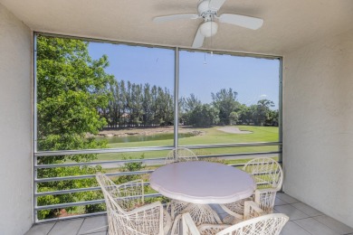 Golf course view in a great Naples location. 2 bedroom, 2 bath on Quail Run Golf Club In Naples in Florida - for sale on GolfHomes.com, golf home, golf lot