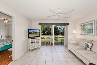 Golf course view in a great Naples location. 2 bedroom, 2 bath on Quail Run Golf Club In Naples in Florida - for sale on GolfHomes.com, golf home, golf lot