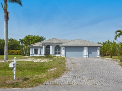 This must see 3 bedroom plus den, 2 bathroom home is an open on Eagle Lakes Golf Club in Florida - for sale on GolfHomes.com, golf home, golf lot