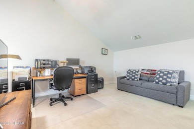 Beautifully updated end-unit 2/2 condo perfectly situated along on Spruce Creek Golf Club in Florida - for sale on GolfHomes.com, golf home, golf lot