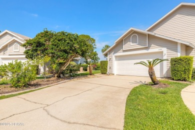 Beautifully updated end-unit 2/2 condo perfectly situated along on Spruce Creek Golf Club in Florida - for sale on GolfHomes.com, golf home, golf lot