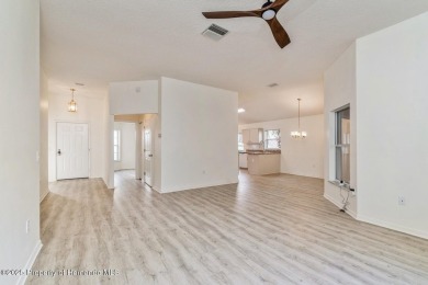 UPDATED, delightful 2 bedroom, PLUS a flex room, 2 bath, 1400+/- on Twisted Oaks Golf Club in Florida - for sale on GolfHomes.com, golf home, golf lot