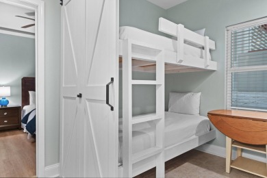 Amazing deal alert... recently updated and ready for you! This on Signal Hill Golf Course, Inc. in Florida - for sale on GolfHomes.com, golf home, golf lot