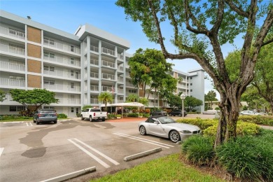 Escape to the Palm Aire lifestyle in this spacious 2BR/2BA condo on Palm-Aire Country Club and Resort - The Oaks in Florida - for sale on GolfHomes.com, golf home, golf lot