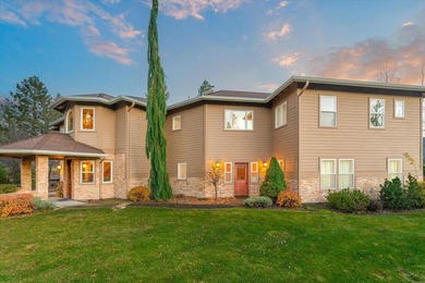 MOUNT SHASTA LUXURY LIVING ON THE 9TH HOLE. This 5,204 SF custom on Mount Shasta Resort in California - for sale on GolfHomes.com, golf home, golf lot