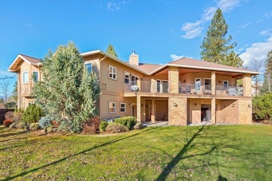 MOUNT SHASTA LUXURY LIVING ON THE 9TH HOLE. This 5,204 SF custom on Mount Shasta Resort in California - for sale on GolfHomes.com, golf home, golf lot