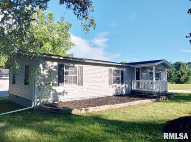 Come home to this completely updated 3 bedroom, 2 full bath on Oak Run Golf Course in Illinois - for sale on GolfHomes.com, golf home, golf lot