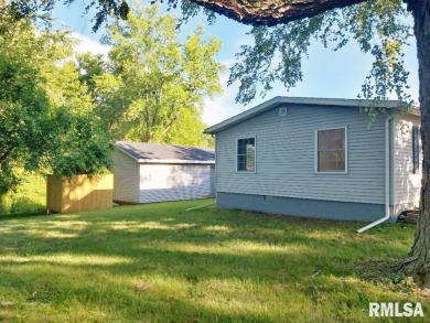 Come home to this completely updated 3 bedroom, 2 full bath on Oak Run Golf Course in Illinois - for sale on GolfHomes.com, golf home, golf lot