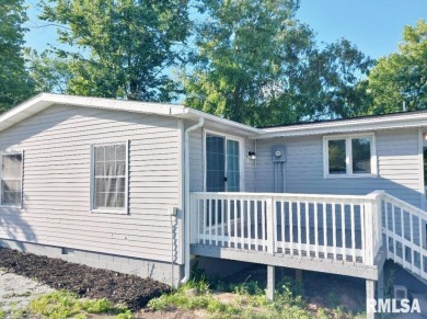 Come home to this completely updated 3 bedroom, 2 full bath on Oak Run Golf Course in Illinois - for sale on GolfHomes.com, golf home, golf lot