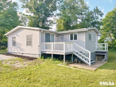 Come home to this completely updated 3 bedroom, 2 full bath on Oak Run Golf Course in Illinois - for sale on GolfHomes.com, golf home, golf lot