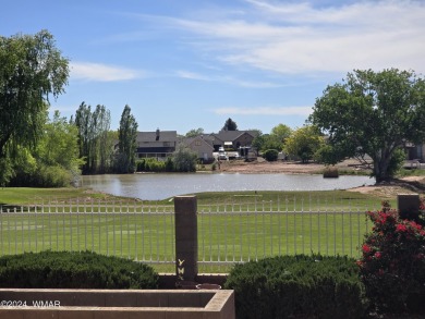 Fairway home has a beautiful split floor plan, large master on Snowflake Municipal Golf Course in Arizona - for sale on GolfHomes.com, golf home, golf lot