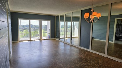 This is your chance to own a spacious 1 bedroom, 1.5 bathroom on Palm-Aire Country Club and Resort - Palms in Florida - for sale on GolfHomes.com, golf home, golf lot