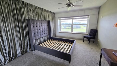 This is your chance to own a spacious 1 bedroom, 1.5 bathroom on Palm-Aire Country Club and Resort - Palms in Florida - for sale on GolfHomes.com, golf home, golf lot