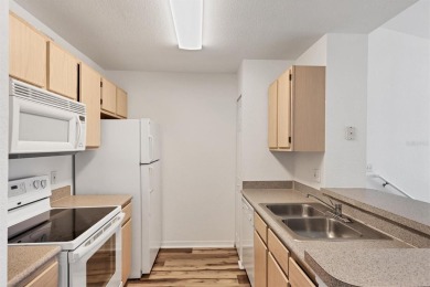 Here's your chance to own this beautiful 1 bed/1 bath, 752 sqft on Lakewood Ranch Golf and Country Club in Florida - for sale on GolfHomes.com, golf home, golf lot