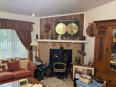 Nice, well established Golf Access Home.  Three Bedrooms, 2 on Lake Shastina Golf Course in California - for sale on GolfHomes.com, golf home, golf lot