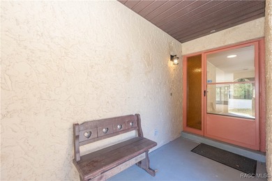 Welcome to easy Florida living in this clean, move-in-ready on Sugarmill Woods Golf and Country Club in Florida - for sale on GolfHomes.com, golf home, golf lot