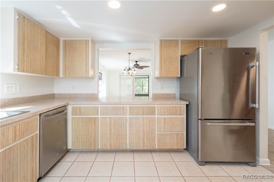 Welcome to easy Florida living in this clean, move-in-ready on Sugarmill Woods Golf and Country Club in Florida - for sale on GolfHomes.com, golf home, golf lot