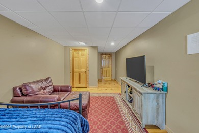 Stunning custom-built log chalet in desirable Eagle Rock Resort on Eagle Rock Golf and Ski Resort in Pennsylvania - for sale on GolfHomes.com, golf home, golf lot