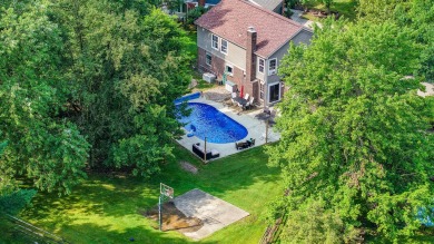 Backyard meets fairway at this Florence gem! Located on a quiet on Boone Links Golf Course in Kentucky - for sale on GolfHomes.com, golf home, golf lot