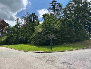 Looking for the perfect lot to build your dream home on? You've on Hot Springs Golf and Country Club in Arkansas - for sale on GolfHomes.com, golf home, golf lot