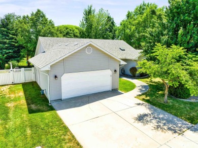 Rare Single-Level Gem in the Heart of Eagle! Ideally located on Eagle Hills Golf Course in Idaho - for sale on GolfHomes.com, golf home, golf lot