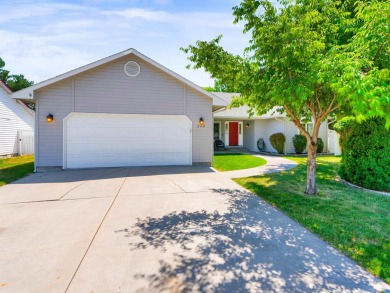 Rare Single-Level Gem in the Heart of Eagle! Ideally located on Eagle Hills Golf Course in Idaho - for sale on GolfHomes.com, golf home, golf lot