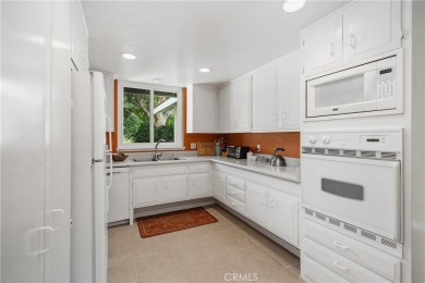 WONDERFUL GRANADA MODEL WITH NO STAIRS AND NO ONE ABOVE OR BELOW on Laguna Woods Village Golf Course in California - for sale on GolfHomes.com, golf home, golf lot