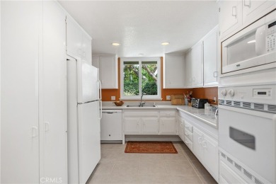 WONDERFUL GRANADA MODEL WITH NO STAIRS AND NO ONE ABOVE OR BELOW on Laguna Woods Village Golf Course in California - for sale on GolfHomes.com, golf home, golf lot