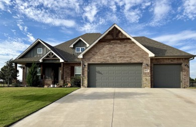This beautifully maintained one-owner home sits in a desirable on Pheasant Run in Oklahoma - for sale on GolfHomes.com, golf home, golf lot