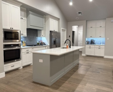 This beautifully maintained one-owner home sits in a desirable on Pheasant Run in Oklahoma - for sale on GolfHomes.com, golf home, golf lot