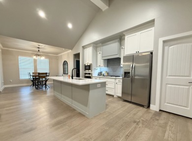 This beautifully maintained one-owner home sits in a desirable on Pheasant Run in Oklahoma - for sale on GolfHomes.com, golf home, golf lot
