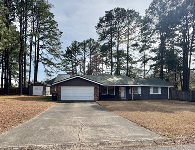Beautiful 4-bedroom, 2-bath home located in Country Club Estates on Idabel Country Club in Oklahoma - for sale on GolfHomes.com, golf home, golf lot