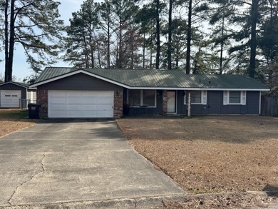 Beautiful 4-bedroom, 2-bath home located in Country Club Estates on Idabel Country Club in Oklahoma - for sale on GolfHomes.com, golf home, golf lot