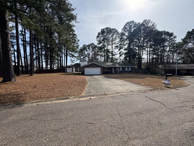 Beautiful 4-bedroom, 2-bath home located in Country Club Estates on Idabel Country Club in Oklahoma - for sale on GolfHomes.com, golf home, golf lot