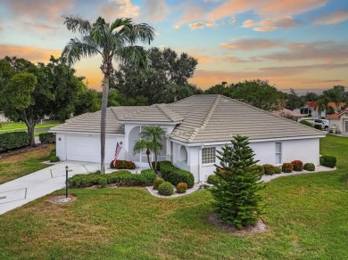 This rare UNATTACHED single-family-home-style condo is a on Falcon Watch Golf Club in Florida - for sale on GolfHomes.com, golf home, golf lot