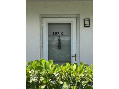 A WONDERFUL Location In The Heart Of Naples! Welcome To Your on Royal Palm Golf Club in Florida - for sale on GolfHomes.com, golf home, golf lot