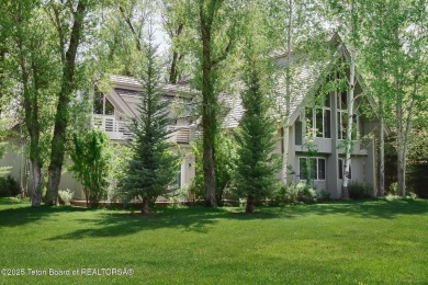 This unequaled Teton Pines Cluster unit was completely remodeled on Teton Pines Golf Club in Wyoming - for sale on GolfHomes.com, golf home, golf lot