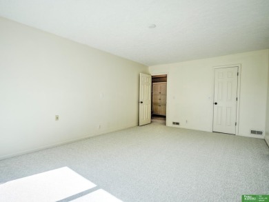 Dawn Grimshaw, M: , dgrimshaw,   - Beautiful condo in the gated on Oak Hills Country Club in Nebraska - for sale on GolfHomes.com, golf home, golf lot