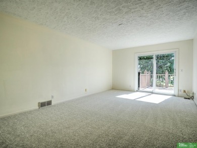 Dawn Grimshaw, M: , dgrimshaw,   - Beautiful condo in the gated on Oak Hills Country Club in Nebraska - for sale on GolfHomes.com, golf home, golf lot