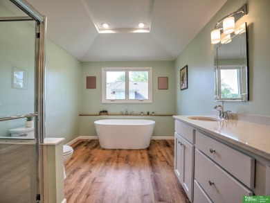 Dawn Grimshaw, M: , dgrimshaw,   - Beautiful condo in the gated on Oak Hills Country Club in Nebraska - for sale on GolfHomes.com, golf home, golf lot