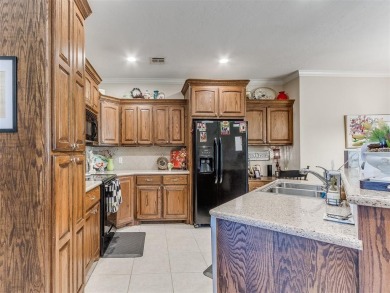 Investor Opportunity - Duplex Backing up to Golf Course!! on Golf Club At Surrey Hills in Oklahoma - for sale on GolfHomes.com, golf home, golf lot
