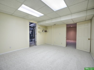 Dawn Grimshaw, M: , dgrimshaw,   - Beautiful condo in the gated on Oak Hills Country Club in Nebraska - for sale on GolfHomes.com, golf home, golf lot
