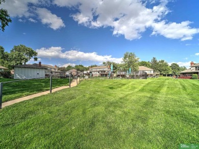 Dawn Grimshaw, M: , dgrimshaw,   - Beautiful condo in the gated on Oak Hills Country Club in Nebraska - for sale on GolfHomes.com, golf home, golf lot