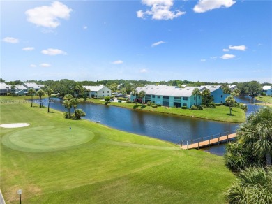 Welcome to your beautifully remodeled 2 bed, 2 bath on Pelican Pointe 9 Hole Course in Florida - for sale on GolfHomes.com, golf home, golf lot