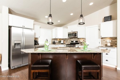 The Hampton is 1875 sqft, 3 bedroom, 2 bath 1 story home with 2 on Prairie Falls Golf Club in Idaho - for sale on GolfHomes.com, golf home, golf lot