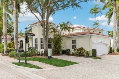 TREMENDOUS OPPORTUNITY FOR THIS COZY 2BR+DEN, 2 BA VILLA on Ibis Golf and Country Club in Florida - for sale on GolfHomes.com, golf home, golf lot