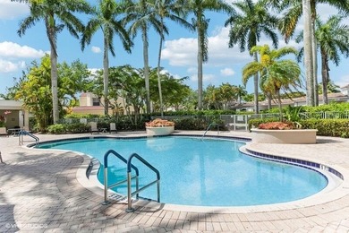 TREMENDOUS OPPORTUNITY FOR THIS COZY 2BR+DEN, 2 BA VILLA on Ibis Golf and Country Club in Florida - for sale on GolfHomes.com, golf home, golf lot