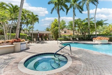 TREMENDOUS OPPORTUNITY FOR THIS COZY 2BR+DEN, 2 BA VILLA on Ibis Golf and Country Club in Florida - for sale on GolfHomes.com, golf home, golf lot