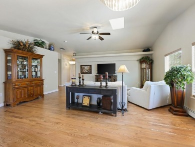Wonderful lock & leave townhome in Chipeta Pines. Large open on Chipeta Golf Course At Orchard Mesa in Colorado - for sale on GolfHomes.com, golf home, golf lot