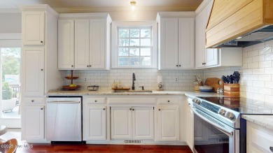 Charming Estate Home in the Heart of Trent Woods

Welcome to on New Bern Golf and Country Club in North Carolina - for sale on GolfHomes.com, golf home, golf lot
